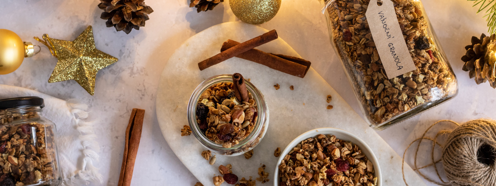 Perníčková vánoční granola